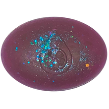 Load image into Gallery viewer, vegan silky violet conditioner bar suitable for all hair types. Kokum Butter, Lavender and Argan