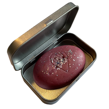 Load image into Gallery viewer, vegan silky violet conditioner bar in slimline conditioner bar tin. suitable for all hair types. Kokum Butter, Lavender and Argan
